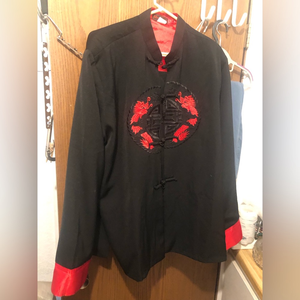 🐲 Chinese Embroidered Jacket - 154A $35 or $30 w/offer